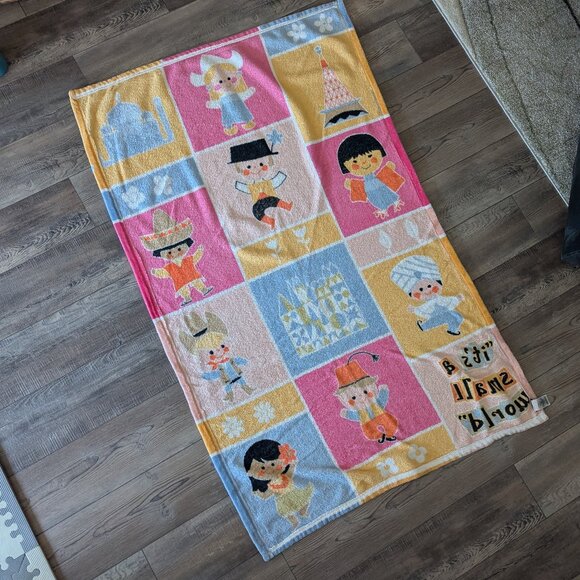 Disney Parks Original Souvenir It's A Small World Cozy Throw Blanket 40x70 - Picture 8 of 8